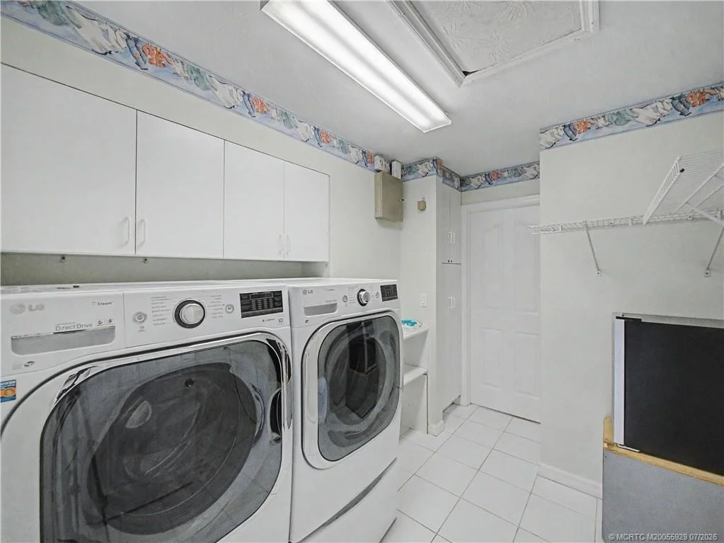 Photo of 1910 NW Cove Circle