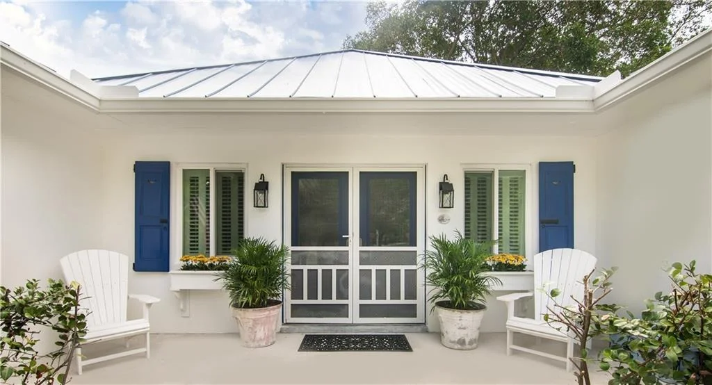 Photo of 309 SE Pelican Drive