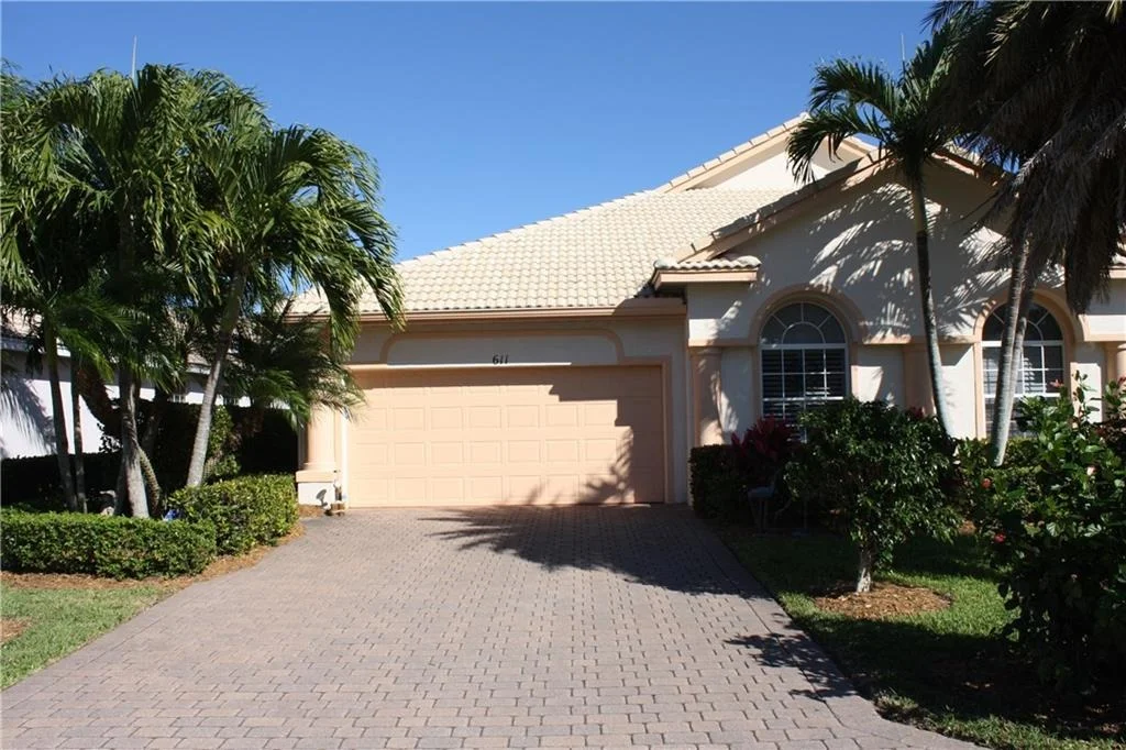 Photo of 611 NW Red Pine Way