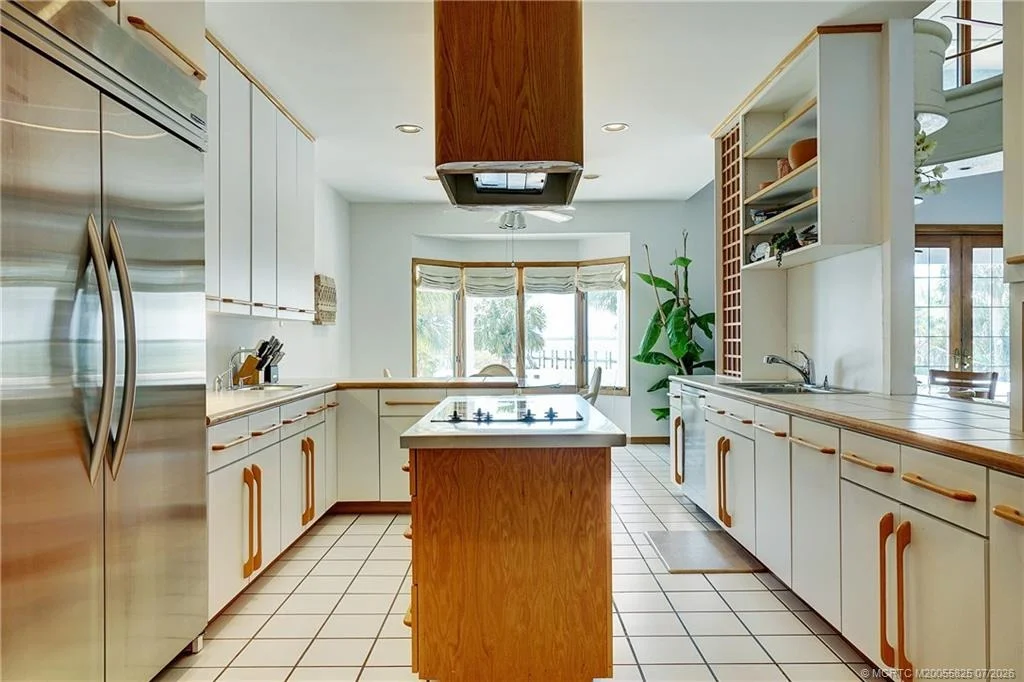 Photo of 114 N Sewalls Point Road