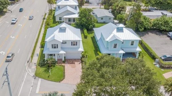 Photo of 403 SE Coconut Avenue