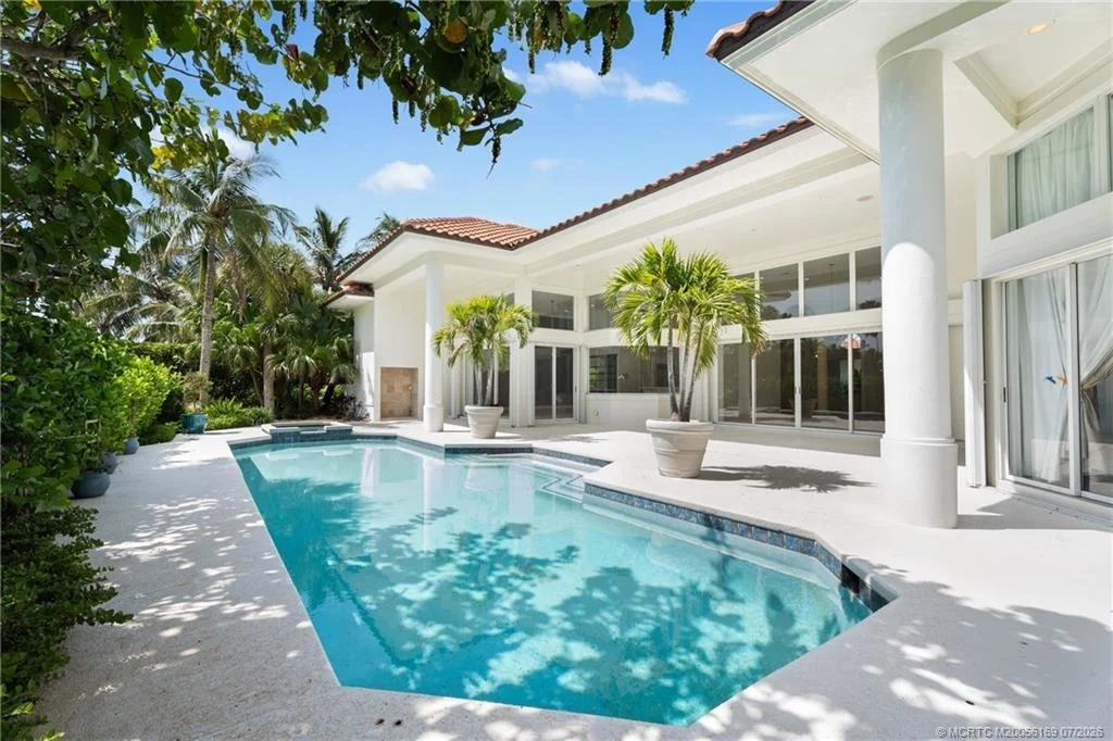 Photo of 6841 SE Harbor Circle