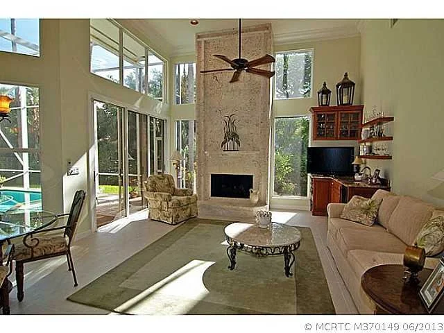 Photo of 158 S River Road