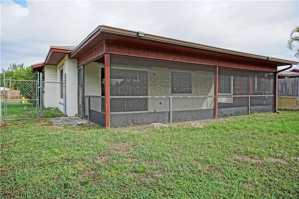 Photo of 1120 SE Saint Lawrence Way