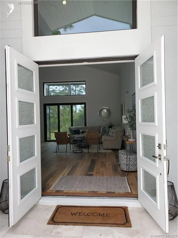 Photo of 5002 Sunset Boulevard