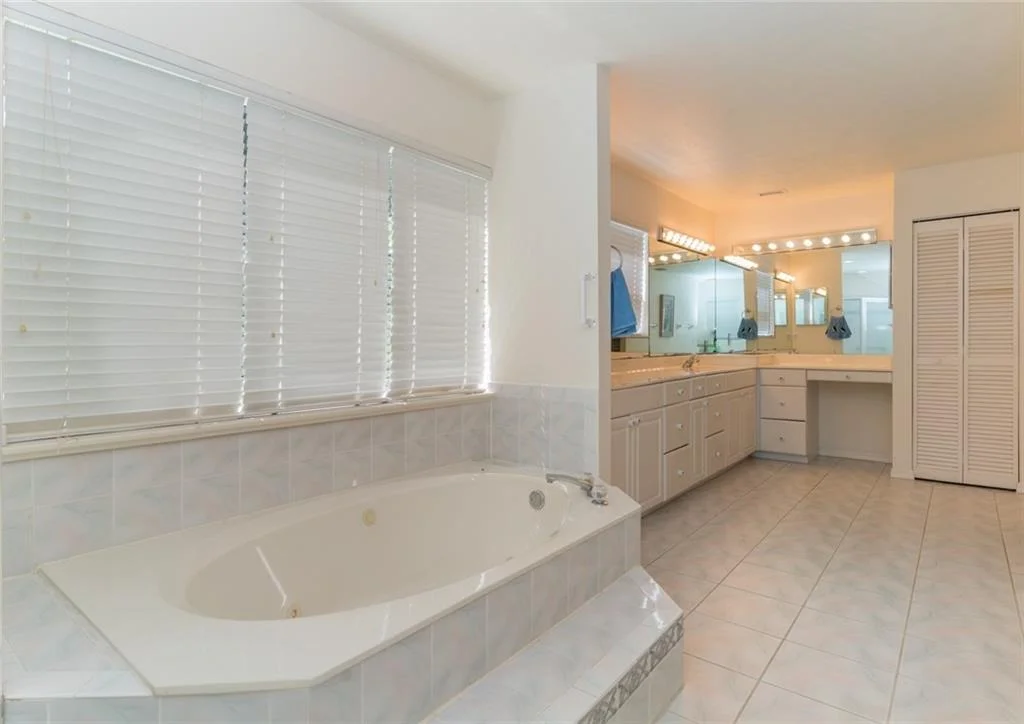 Photo of 143 SW Thrasher Way