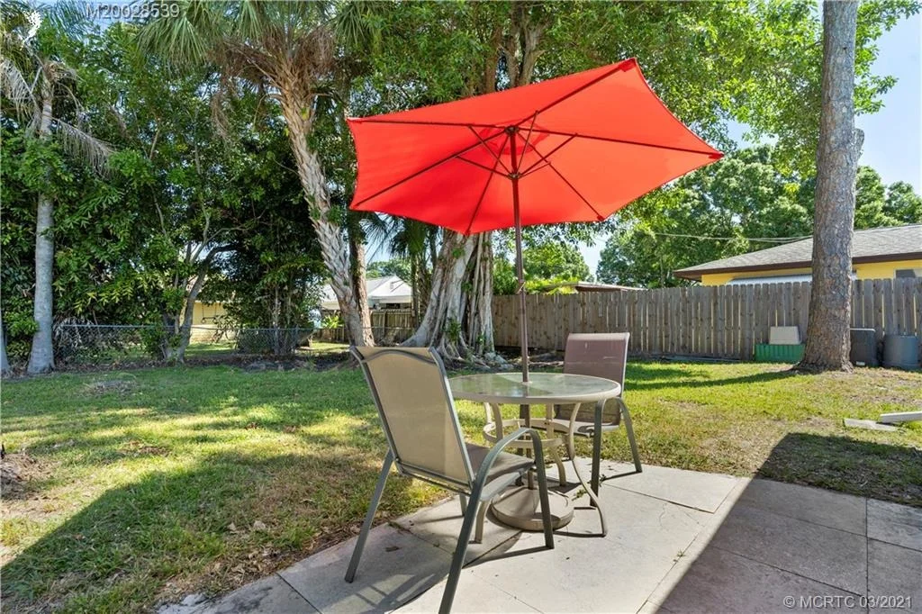 Photo of 953 NW 12th Terrace NW