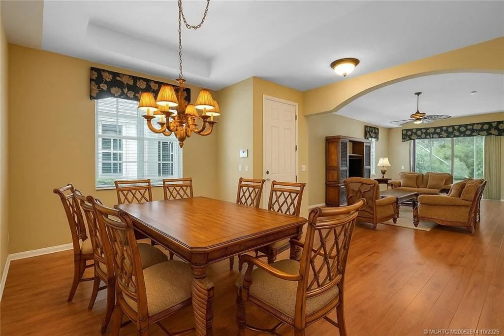 Photo of 620 NW Red Pine Way