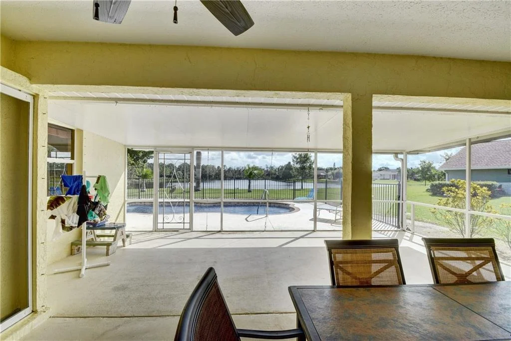 Photo of 864 SE Waterside Way