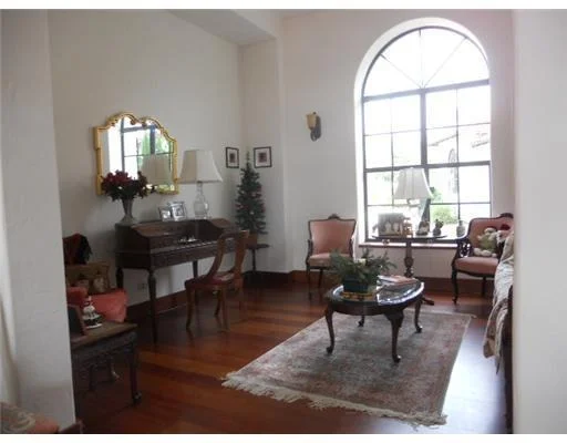 Photo of 643 SW OVERLOOK Drive
