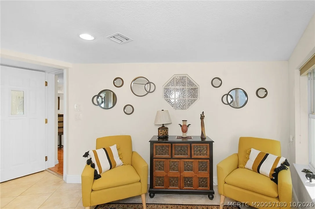 Photo of 4 Nettles Boulevard