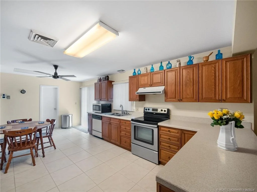 Photo of 1023 NW Pine Lake Drive