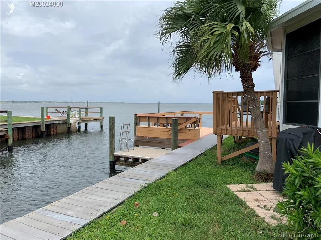 Photo of 360 Nettles Boulevard