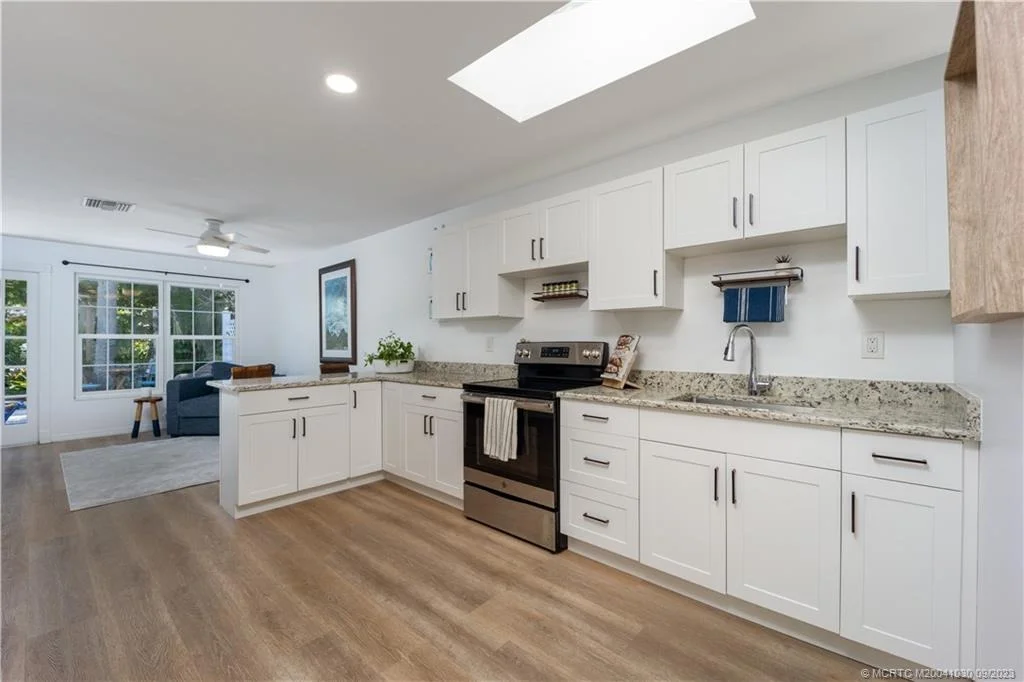 Photo of 504 SE Parkway Drive