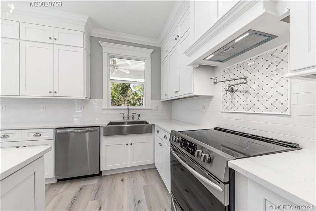 Photo of 1126 NE Post Oak Way