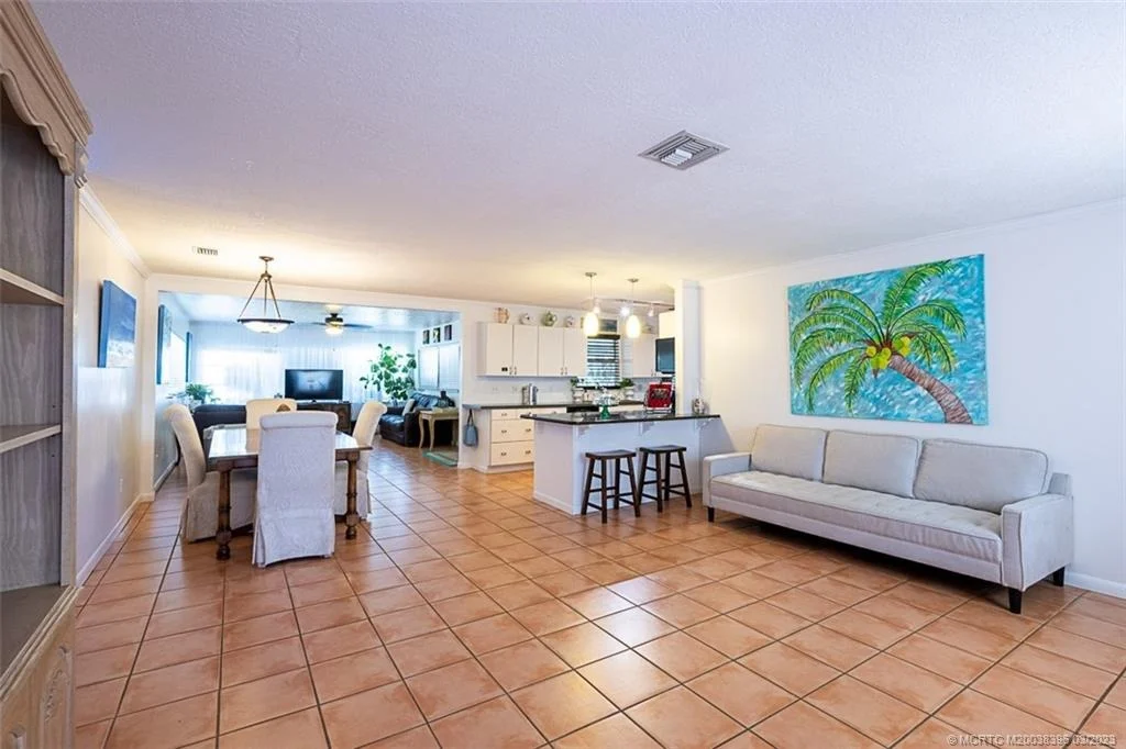 Photo of 6239 SE Lake Circle Drive