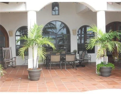 Photo of 643 SW OVERLOOK Drive