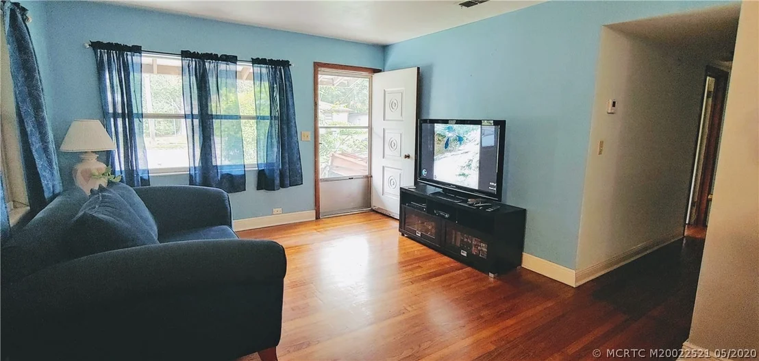Photo of 4352 Jammes Road