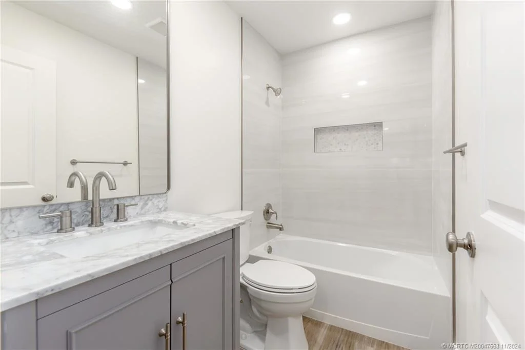 Photo of 3443 SE Narragansett Terrace