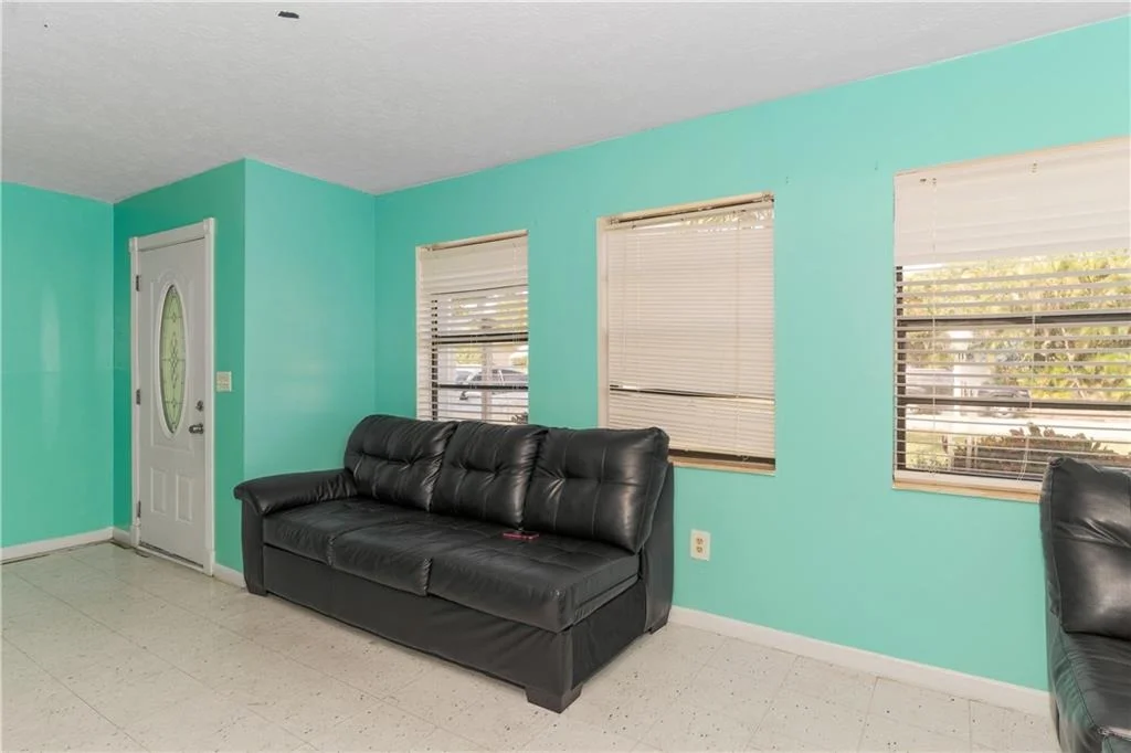 Photo of 707 SE Hibiscus Avenue
