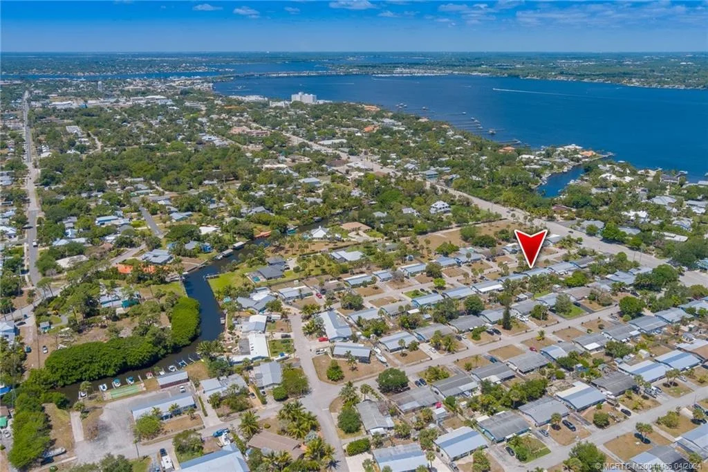 Photo of 413 SE Robalo Court