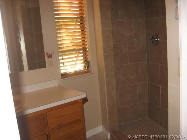 Photo of 562 Nettles Boulevard