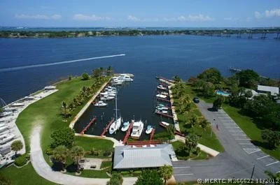 Photo of 231 SE Harbor Point Drive