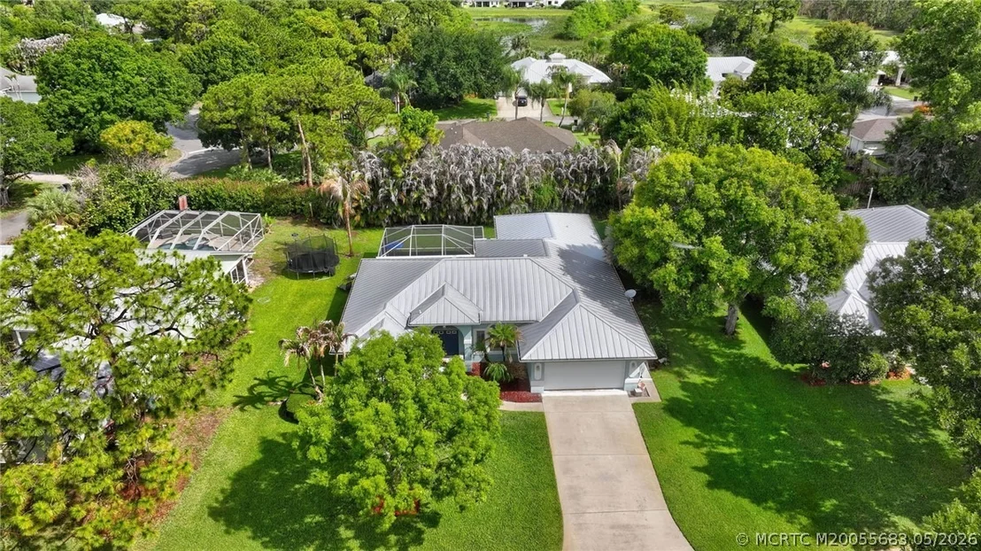 Photo of 671 SE Pin Oak Terrace