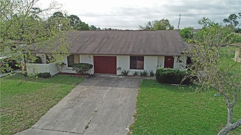 Photo of 1120 SE Saint Lawrence Way