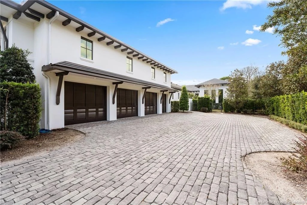 Photo of 210 Bears Club Drive