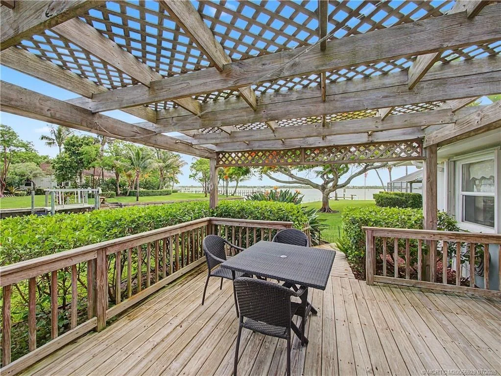 Photo of 1910 NW Cove Circle