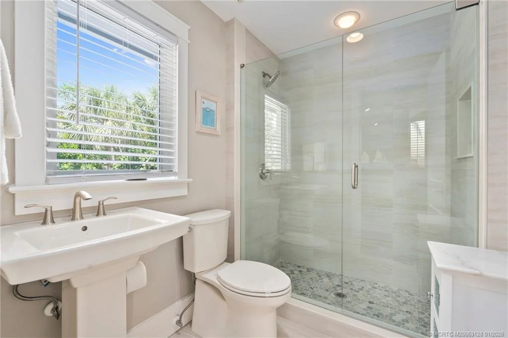 Photo of 6460 SE Harbor Circle