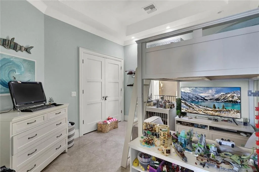 Photo of 58 Nettles Boulevard