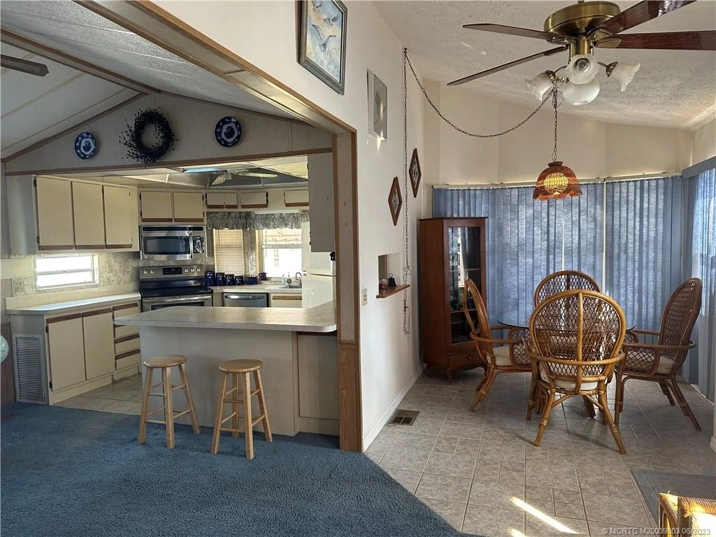Photo of 102 Nettles Boulevard