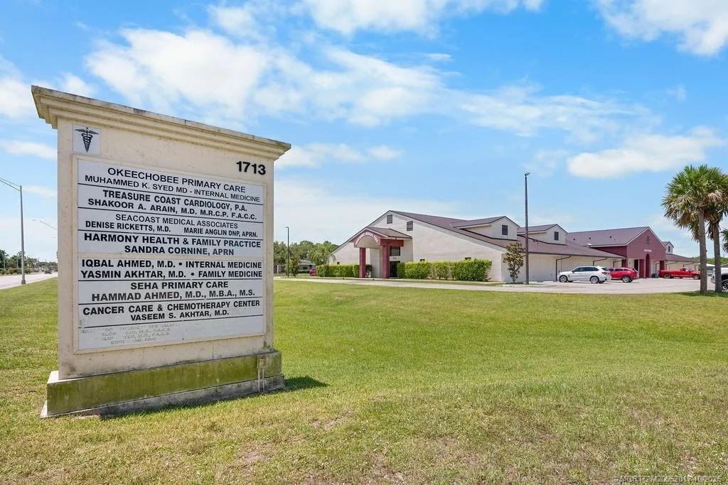 Photo of Unit H at 1713 US Highway 441 N