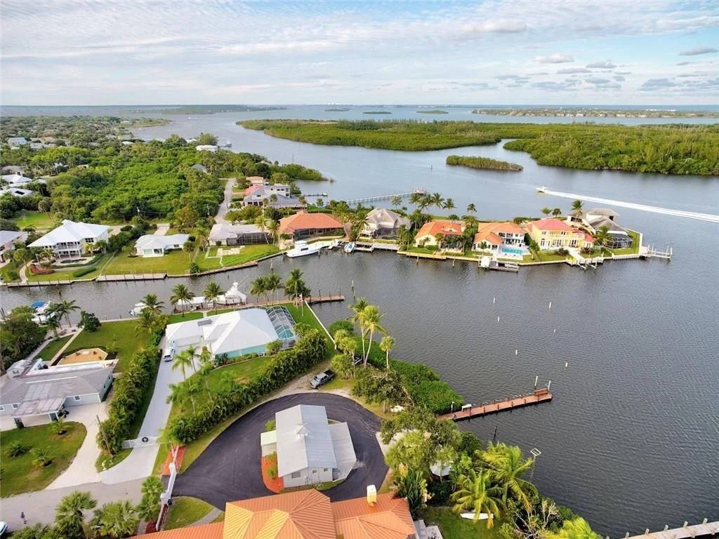 Photo of 5124 SE Horseshoe Point Road