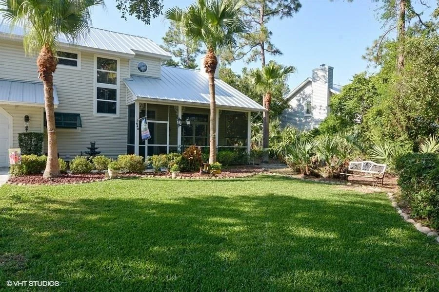 Photo of 648 SE Pin Oak Terrace