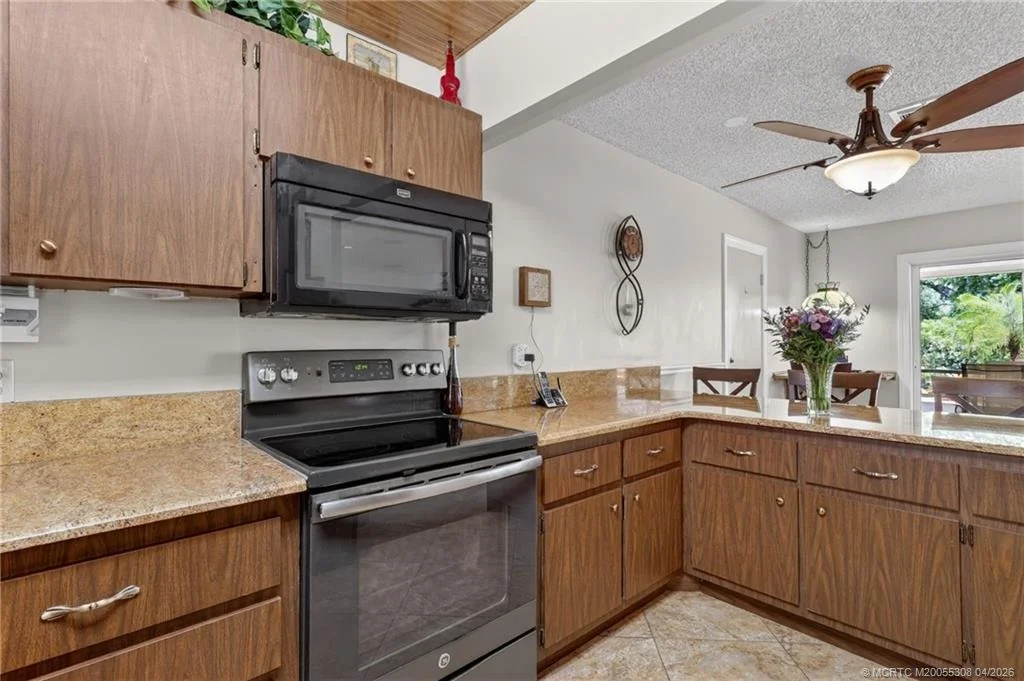 Photo of 330 SW Winnachee Drive