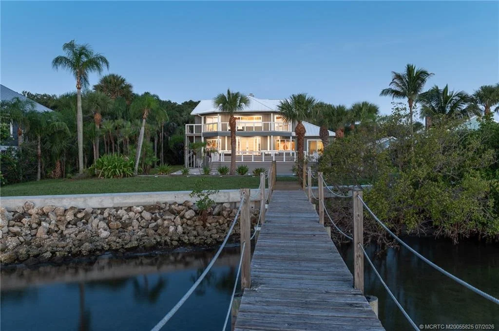 Photo of 114 N Sewalls Point Road