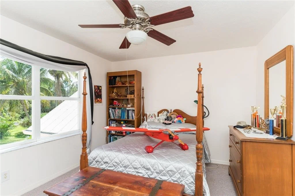 Photo of 143 SW Thrasher Way