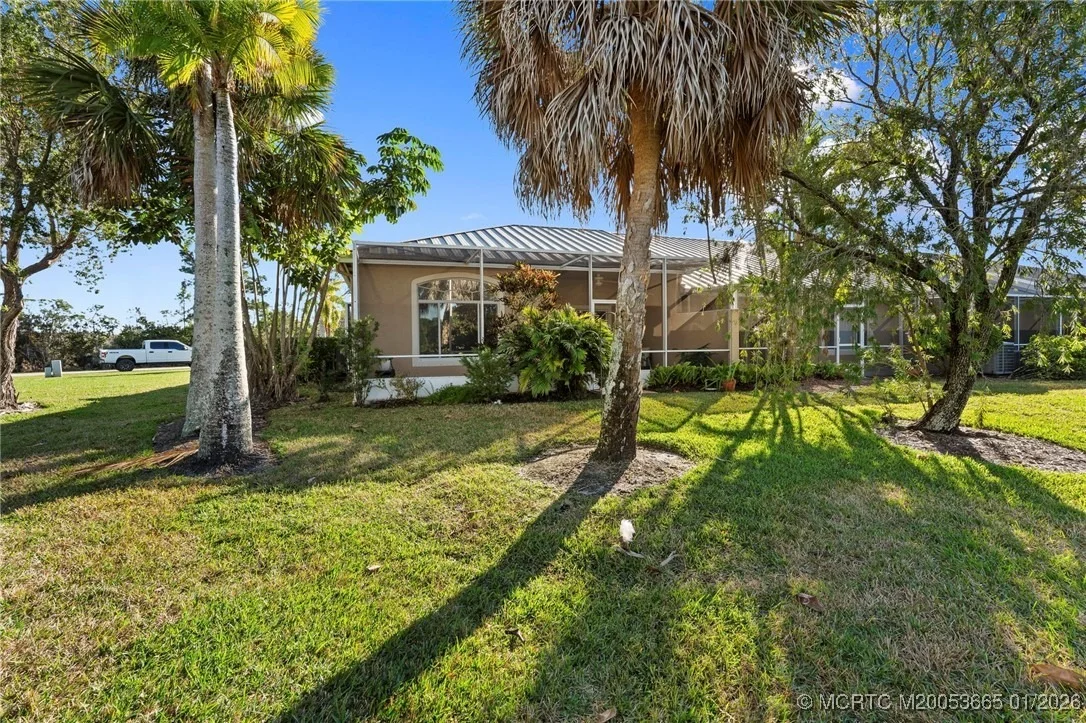 Photo of 581 NW Broken Oak Trail