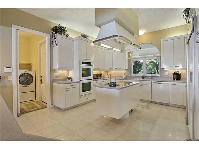 Photo of 250 SE Cardinal Way