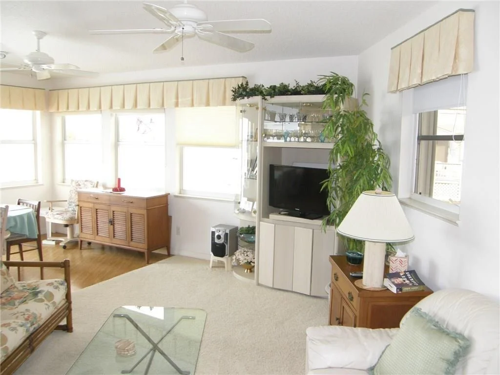 Photo of 14 Nettles Boulevard