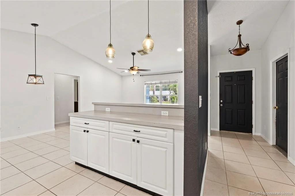 Photo of 984 NW 16th Place