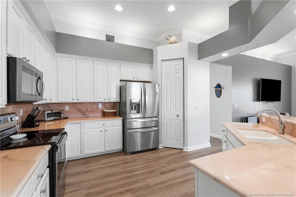 Photo of 758 SW Blue Stem Way