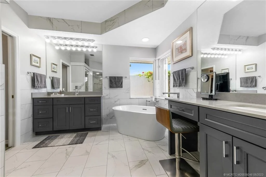 Photo of 2345 NW Bay Colony Drive