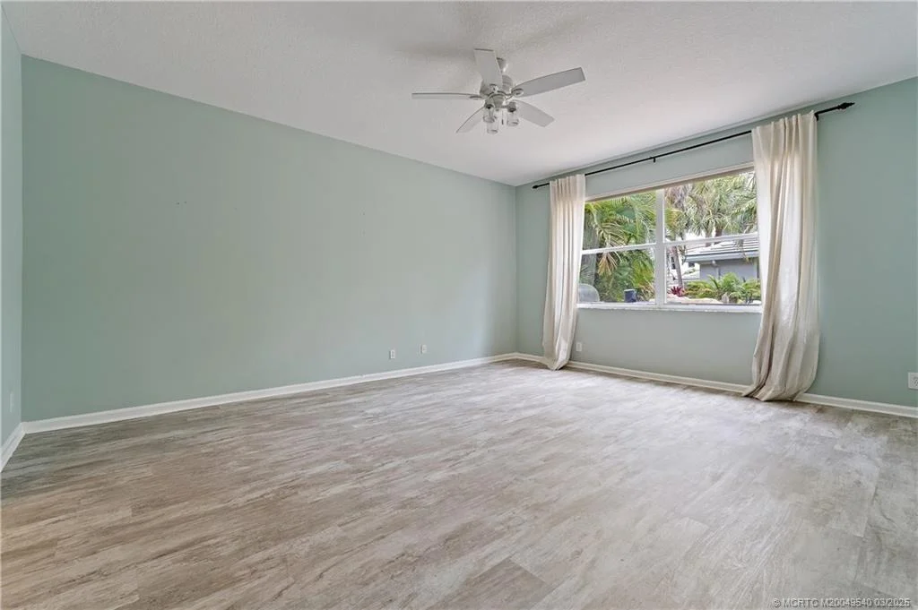 Photo of 1100 Lakeshore Drive
