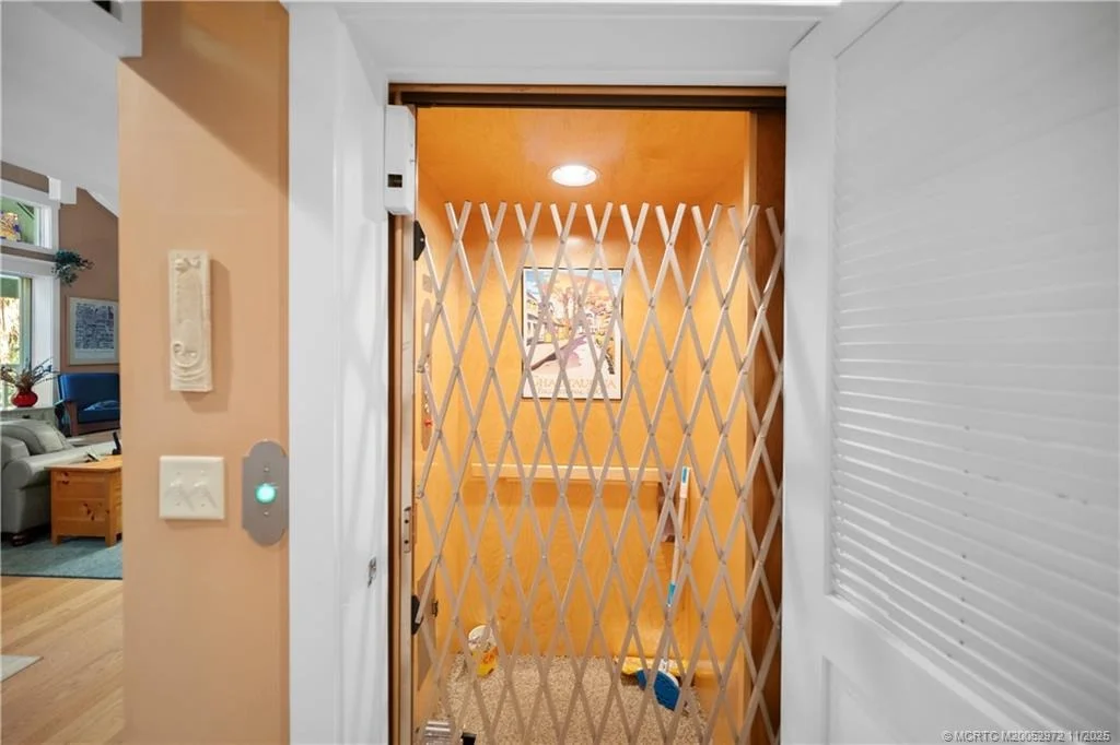 Photo of 12 Oak Hill Way