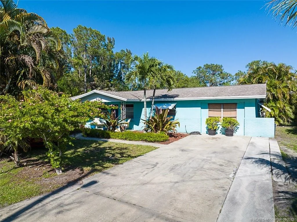 Photo of 6239 SE Lake Circle Drive