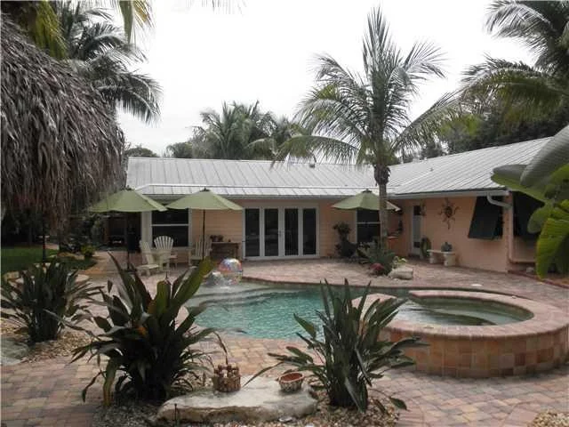 Photo of 3849 SE Quanset Terrace